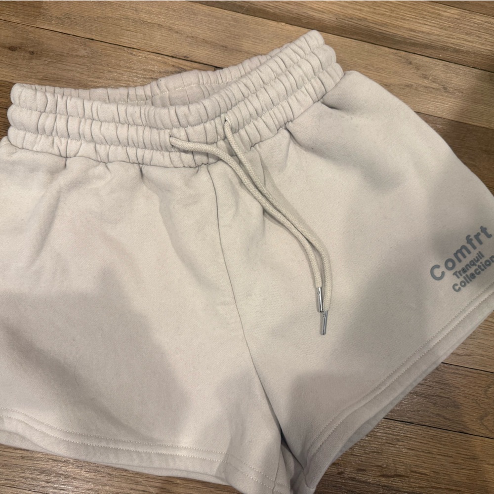 Comfrt Colors Cream Drawstring Shorts